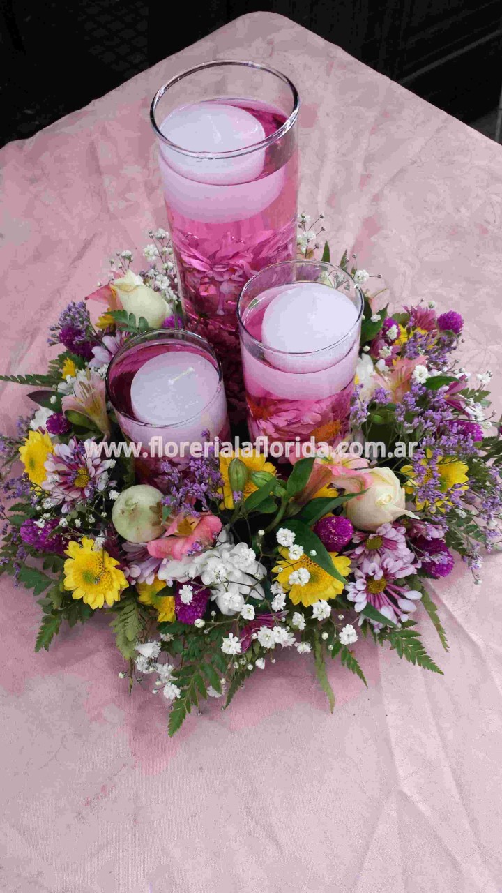 Loza de barro orden vaquero Centro de mesa con velas,floreros de vidrio,flores mix – Florería La Florida