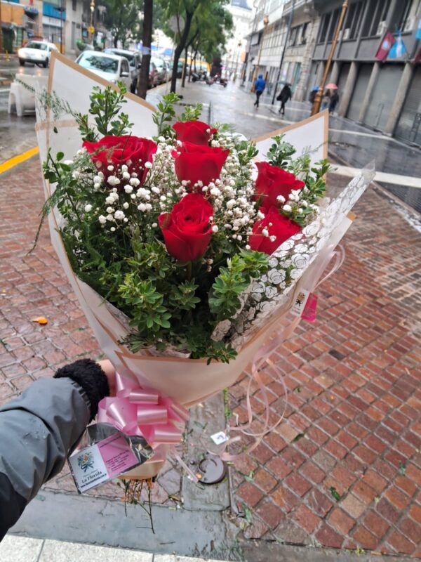 Media docena de rosas importadas - Image 3
