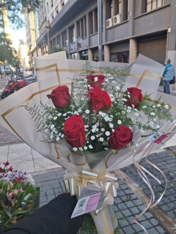 Media docena de rosas importadas - Image 2