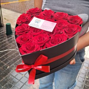Corazón de rosas en caja